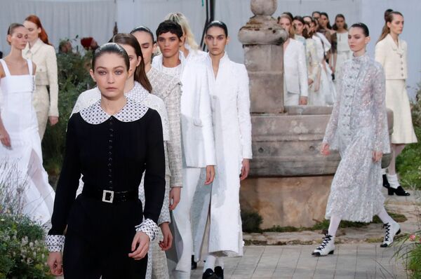Неделя моды в Париже Haute Couture: Chanel - Sputnik Беларусь