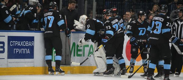 Вратарь минского Динамо Никита Толопило получил травму в матче - Sputnik Беларусь