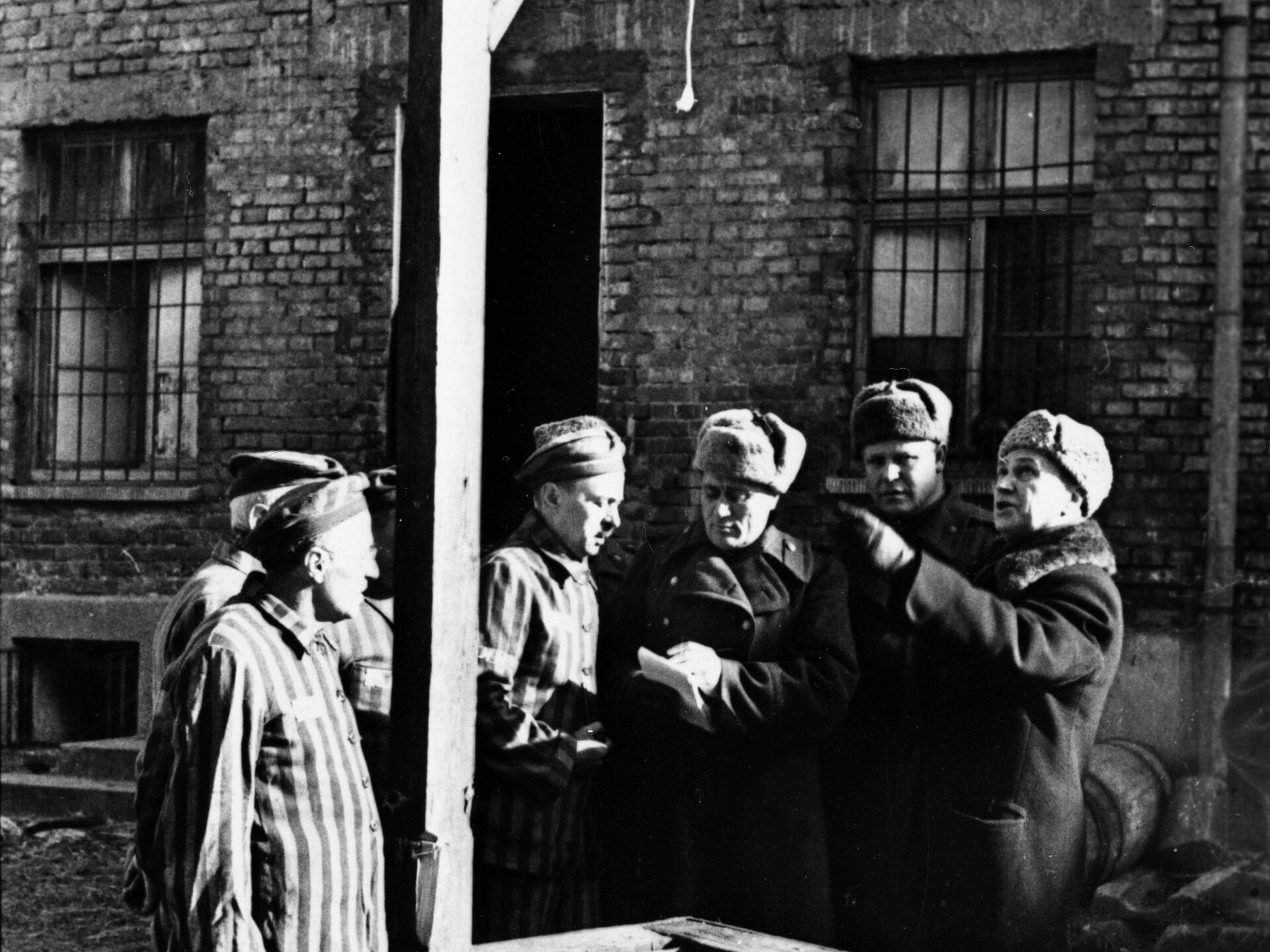 27 Января освобождение Освенцима советскими войсками