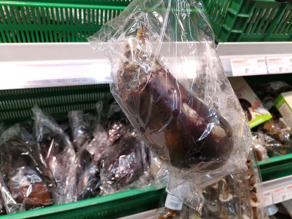 Нас кормят отходами! Почему магазины массово продают гнилые овощи и фрукты - Sputnik Беларусь