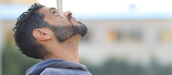 Круче, чем в цирке: ученый-физик может удержать на подбородке человека - Sputnik Беларусь