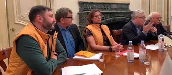 Как желтые жилеты Sputnik напугали французских политиков - видео - Sputnik Беларусь