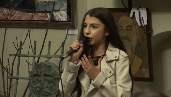 Уникальный голос: как девочка из Армении установила рекорд России - видео - Sputnik Беларусь