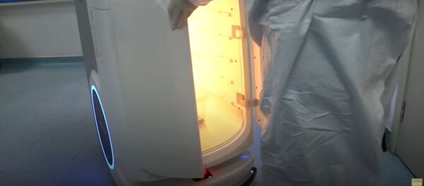 Китайская больница наняла роботов для доставки лекарств - видео Китайская больница наняла роботов для доставки лекарств - видео - Sputnik Беларусь
