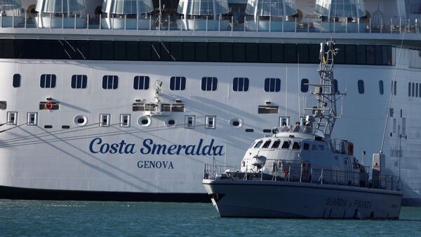 Круизное судно Costa Smeralda в итальянском порту Чивитавеккья - Sputnik Беларусь