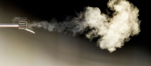 Дым после выстрела биатлониста, архивное фото - Sputnik Беларусь