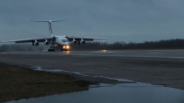 Военно-транспортный самолет, доставивший гуманитарную помощь в Китай - Sputnik Беларусь