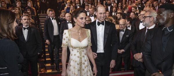 Кейт Миддлтон в платье дизайнера Alexander McQueen на вручении премии BAFTA - Sputnik Беларусь