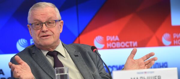 Вядучы навуковы супрацоўнік Нацыянальнага даследчага цэнтра эпідэміялогіі і мікрабіялогіі пры расійскім Міністэрстве аховы здароўя Мікалай Малышаў у ММПЦ МІА Россия сегодня Вядучы навуковы супрацоўнік Нацыянальнага даследчага цэнтра эпідэміялогіі і мікрабіялогіі пры расійскім Міністэрстве аховы здароўя Мікалай Малышаў у ММПЦ МІА Россия сегодня - Sputnik Беларусь