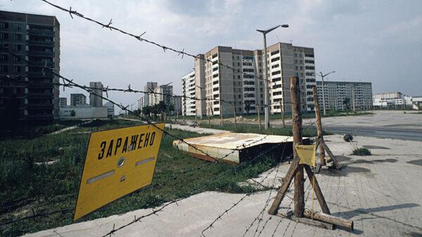 Ограждения на улицах города Припяти в Киевской области после аварии на Чернобыльской АЭС - Sputnik Беларусь