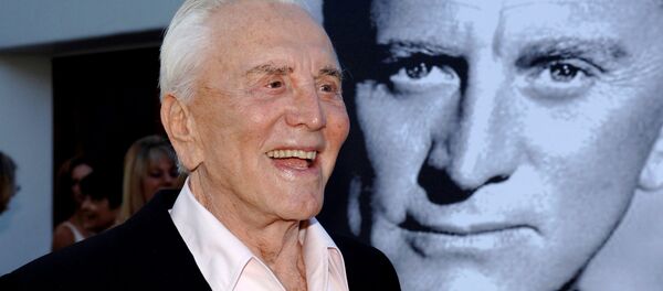 Актер Кирк Дуглас Актер Кирк Дуглас - Sputnik Беларусь