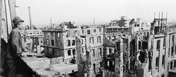 Развалины Дрездена после одной из самых страшных бомбардировок XX века в феврале 1945-го - Sputnik Беларусь