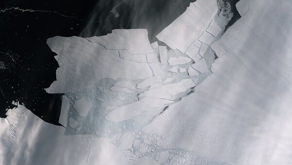 Айсберг размером с Минск откололся от ледника в Антарктике - Sputnik Беларусь