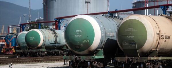 Нафтабаза на тэрыторыі марскога гандлёвага порта - Sputnik Беларусь