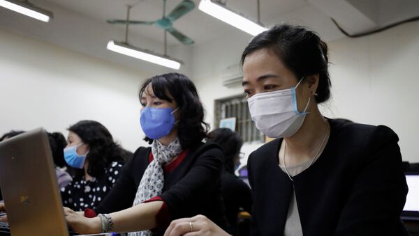 Женщины в масках в Китае - Sputnik Беларусь