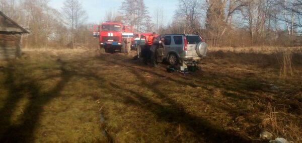 Рыбак в Сенненском районе спас провалившегося под лед приятеля - Sputnik Беларусь