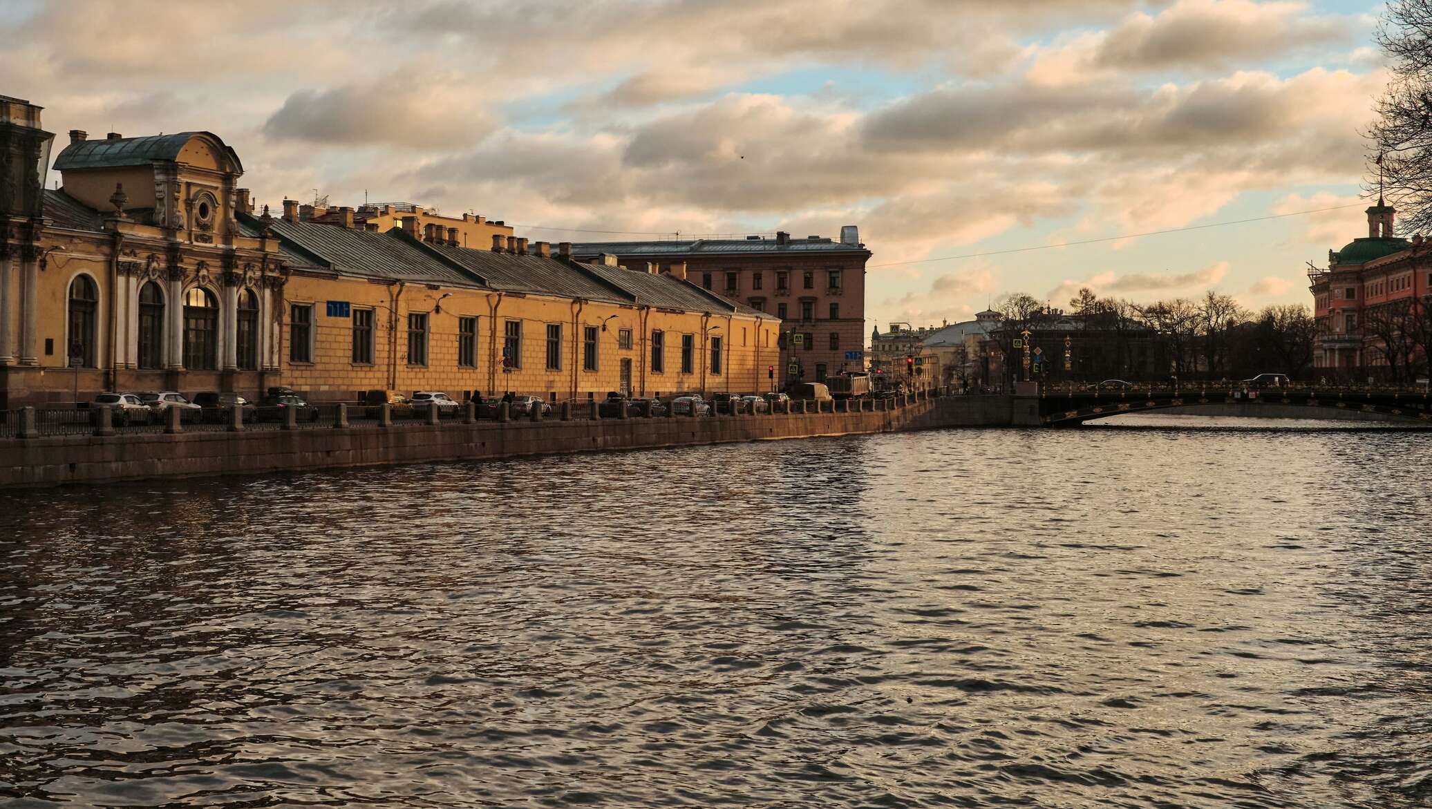 Петербург набережная реки фонтанки. Набережная реки Фонтанки Санкт-Петербург. Питер набережная реки Фонтанки. Набережная Фонтанки 4 Петербург. Набережная реки Фонтанки Питер в феврале.