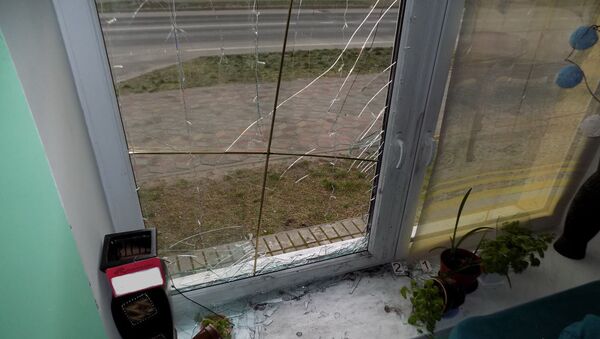 Разбитое в магазине окно - Sputnik Беларусь