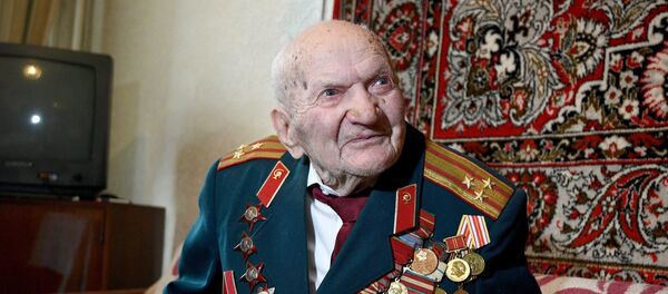 Ветеран Федор Поливников - кавалер трех орденов Красной Звезды, двух орденов Отечественной войны - Sputnik Беларусь