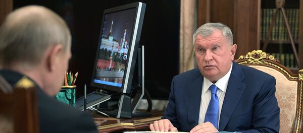 Рабочая встреча Владимира Путина с главой компании Роснефть Игорем Сечиным - Sputnik Беларусь