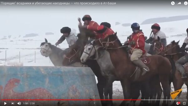 Дань традициям: джигиты и наездницы соревновались в Кыргызстане - видео - Sputnik Беларусь