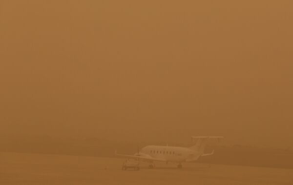 Сильнейшая песчаная буря накрыла Канарские острова Сильнейшая песчаная буря накрыла Канарские острова - Sputnik Беларусь