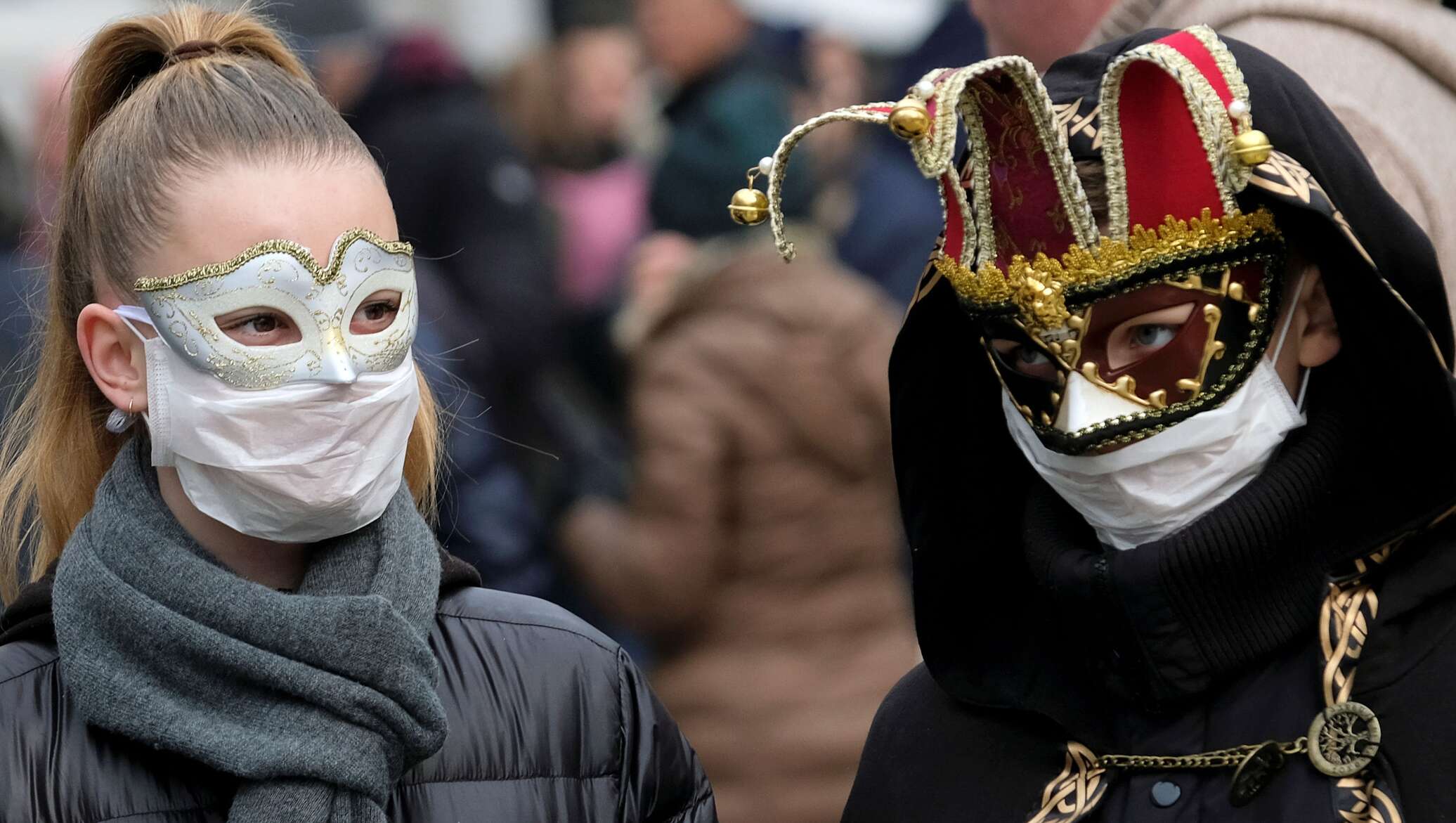 Какое маски сейчас. Маска. Маска Венеция для карнавала. Человек в маске. Карнавальная маска "человек".