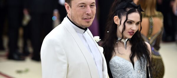Илон Маск и певица Граймс  - Sputnik Беларусь