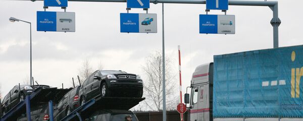 Очереди из грузовиков перед таможней  - Sputnik Беларусь