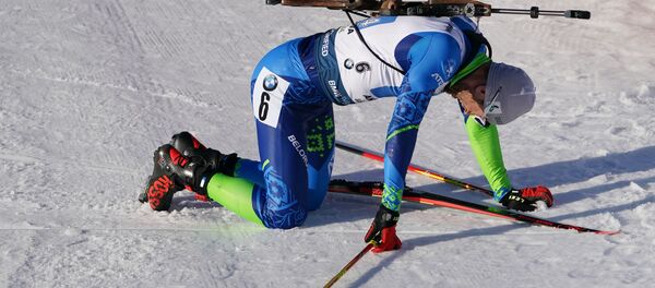 Сергей Бочарников на финише этапа ЧЕ по биатлону Сергей Бочарников на финише этапа ЧЕ по биатлону - Sputnik Беларусь