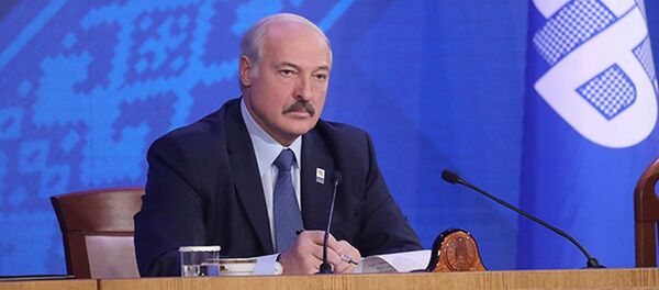 Рэагуем адэкватна, але не празмерна: Лукашэнка аб барацьбе з COVID-19 Рэагуем адэкватна, але не празмерна: Лукашэнка аб барацьбе з COVID-19 - Sputnik Беларусь