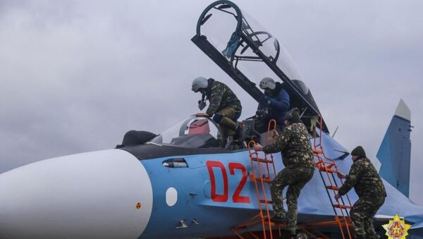 Белорусские военные пилоты протестировали новые Су-30СМ - Sputnik Беларусь