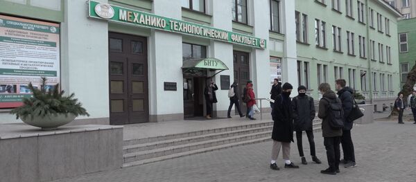 Забирают преподавателей на обследование: студенты о ситуации в БНТУ - Sputnik Беларусь