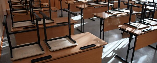 Пусты клас у школе, архіўнае фота Пусты клас у школе, архіўнае фота - Sputnik Беларусь