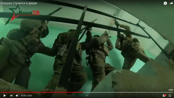 Тук-тук, откройте: как работает белорусский спецназ – видео - Sputnik Беларусь