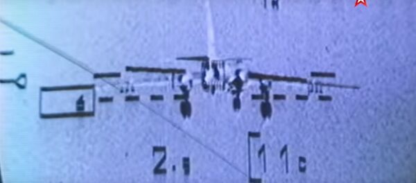 Су-25 сбил бомбардировщик противотанковой ракетой – видео Су-25 сбил бомбардировщик противотанковой ракетой – видео - Sputnik Беларусь