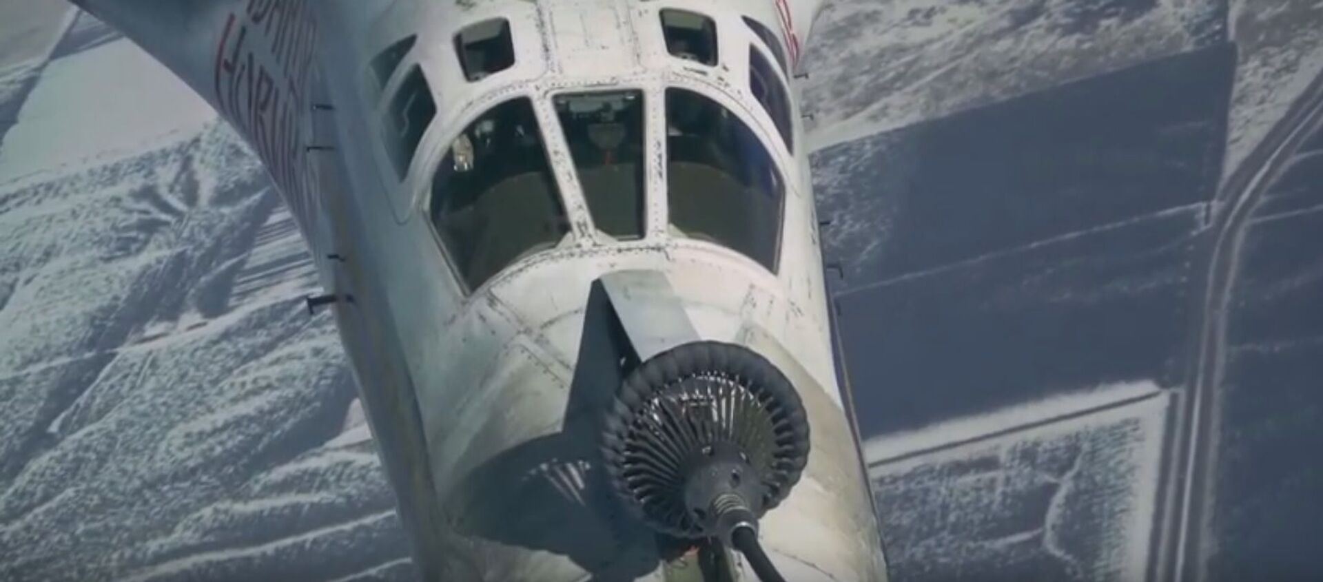 Стратегический ракетоносец заправляется на высоте 5 тысяч метров – видео - Sputnik Беларусь, 1920, 04.03.2020