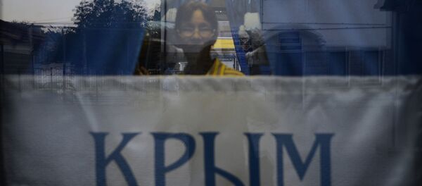 Женщина в поезде, который отправится из Симферополя - Sputnik Беларусь