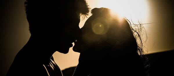 Поцелуй, архивное фото - Sputnik Беларусь