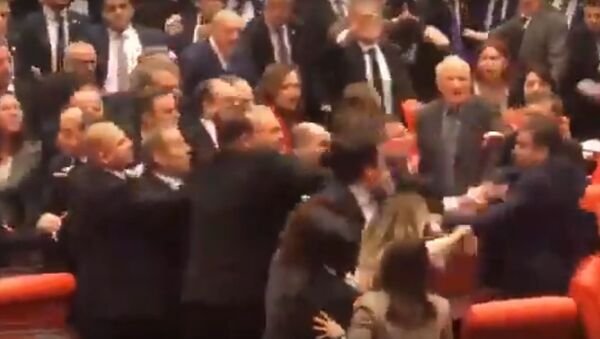 Депутаты устроили массовую драку в парламенте Турции - Sputnik Беларусь