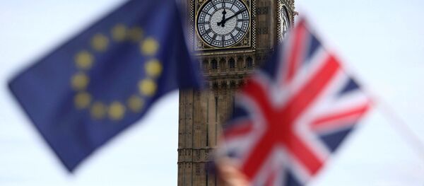 Флаги Британии и ЕС на фоне Биг Бена Флаги Британии и ЕС на фоне Биг Бена - Sputnik Беларусь
