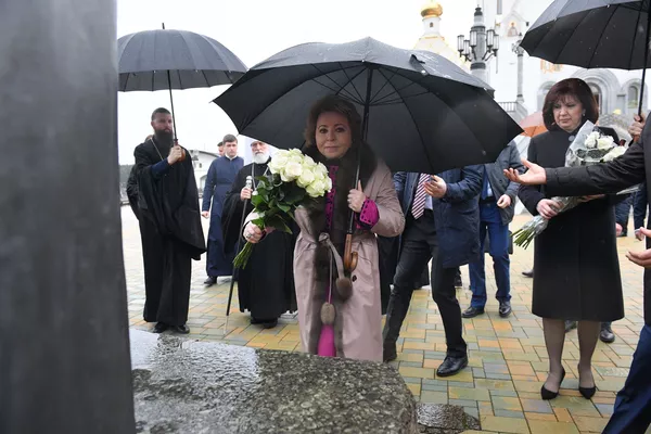 Валентина Матвиенко посетила Храм-памятник всех святых Валентина Матвиенко посетила Храм-памятник всех святых - Sputnik Беларусь