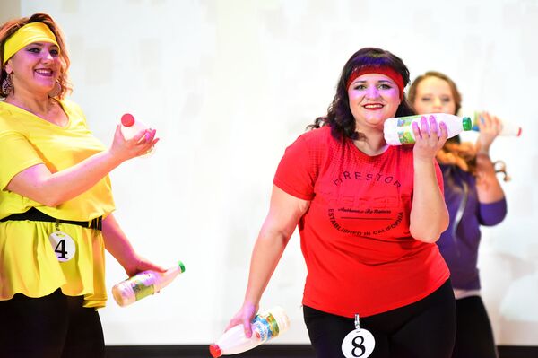 Своя Семенович и позитивный plus size: в Гомеле выбрали молочную красу - Sputnik Беларусь