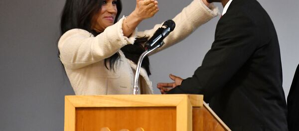 Меган Маркл посетила школу в Эссексе - Sputnik Беларусь