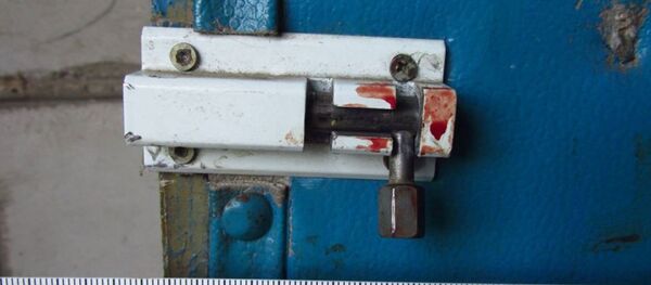 Дверь дома, где была убита матушка Дверь дома, где была убита матушка - Sputnik Беларусь