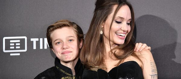 Анжелина Джоли с дочерью Шайло Анжелина Джоли с дочерью Шайло - Sputnik Беларусь