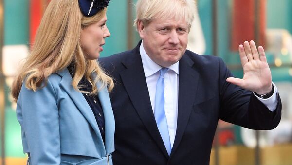 Премьер-министр Британии Борис Джонсон и Кэрри Саймондс - Sputnik Беларусь