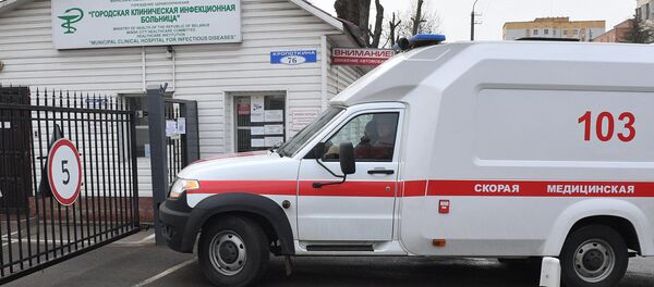 Хуткая дапамога каля інфекцыйнай бальніцы ў Мінску Хуткая дапамога каля інфекцыйнай бальніцы ў Мінску - Sputnik Беларусь