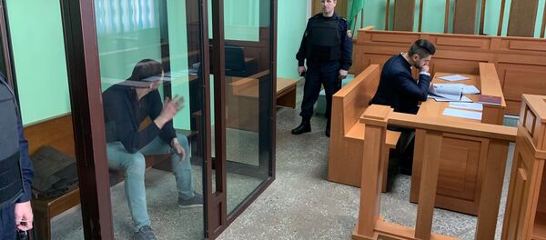 Обвиняемый в зале суда Обвиняемый в зале суда - Sputnik Беларусь