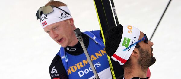 Биатлонисты Йоханнес Бё (Норвегия) и Мартен Фуркад (Франция)  - Sputnik Беларусь